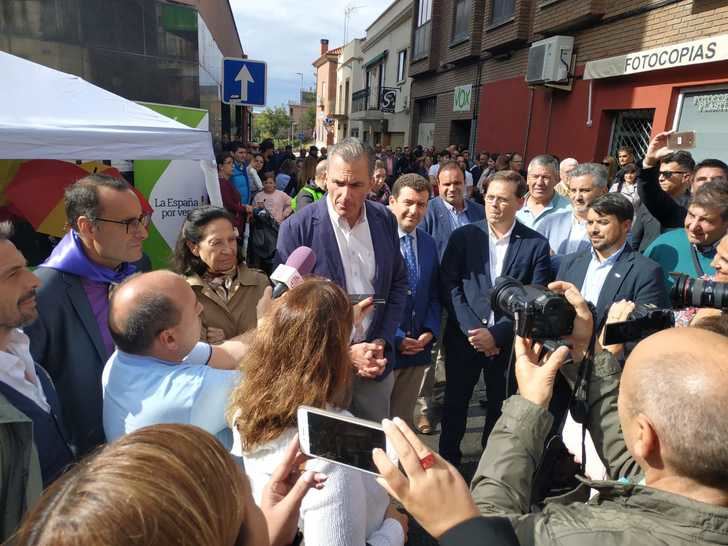 Javier Ortega Smith inaugura la primera sede de Vox en Guadalajara