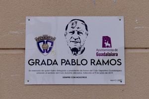 El Ayuntamiento y el Deportivo Guadalajara inauguran en el Escartín la grada Pablo Ramos en homenaje al que fuera su presidente de honor