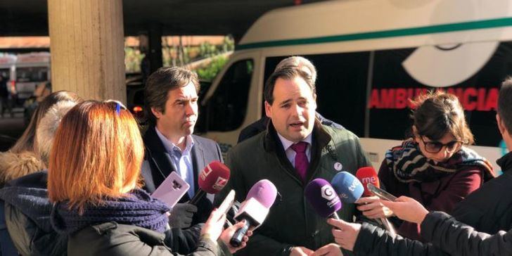 Paco Núñez pondrá fin al contrato precario del transporte sanitario que sufren en Guadalalajara, Albacete y Ciudad Real
