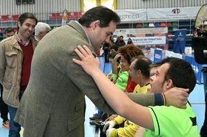 Paco Núñez asiste al campeonato regional de futbol sala de Fecam en Azuqueca