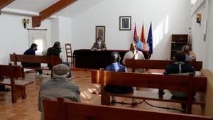 Paco Núñez visita Tamajón y reclama la puesta en marcha de un programa de Turismo 2030. Eugenio Esteban ha hecho lo propio con la mejora de las comunicaciones Tamajón-comunidad de Madrid-Castilla León