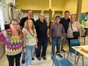 Cerca de 200 vecinos despiden el verano en la tradicional paella de la Asociación de Vecinos y Hogar del Jubilado Castilla de Guadalajara
