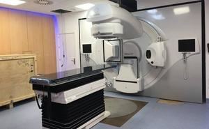 Denuncian la "inoperancia" del Gobierno de Page/Podemos que es incapaz de instalar los aceleradores lineales donados por Fundación Amancio Ortega