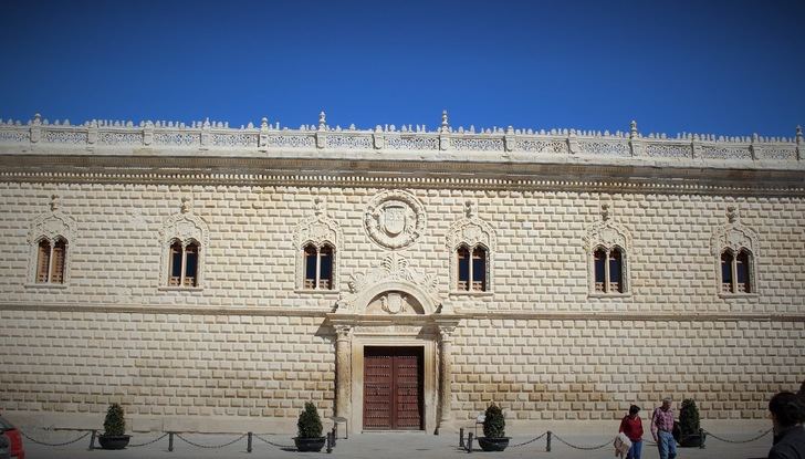 La Policía Nacional recupera un capitel desaparecido de unos 130 kilos del Palacio Ducal de Cogolludo