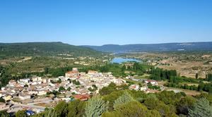 Pareja mira con optimismo, desde la prudencia y la responsabilidad individual, hacia la nueva normalidad