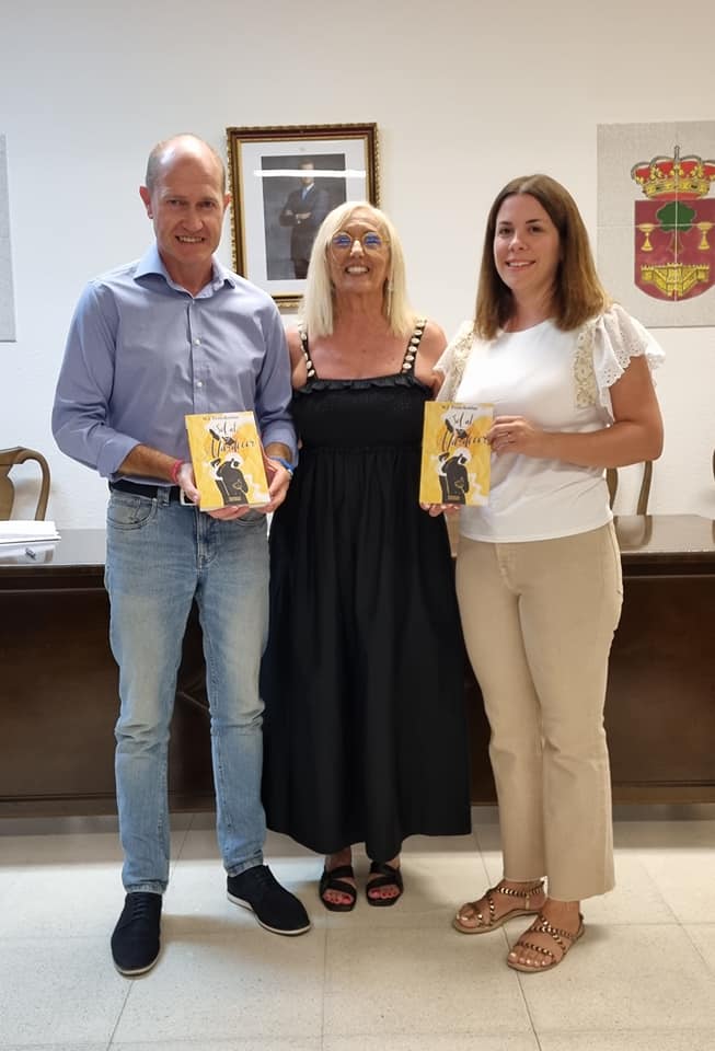 Pareja, escenario idílico para la novela, 'Sol al Atardecer' de María José Pérez Roldán