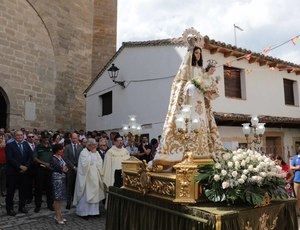 Pareja celebra hoy el día de la Virgen de los Remedios