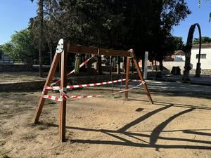 El PP de Fontanar advierte del peligro de los parques infantiles por su estado de abandono y pide medidas inmediatas y efectivas para garantizar la seguridad de los niños
