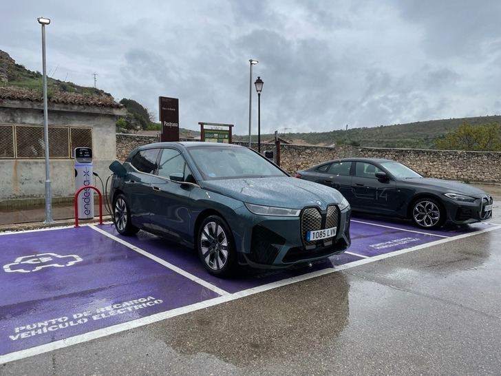 Pastrana ya cuenta con dos puntos de recarga para vehículos eléctricos