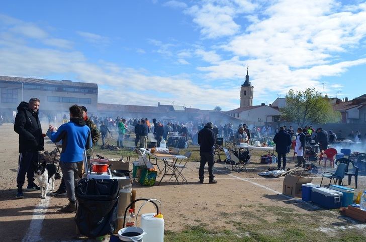 Cientos de personas disfrutan de la VIII Fiesta de la Patata de Yunquera de Henares