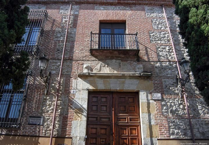 El Patronato Municipal de Cultura aumenta su oferta formativa con la impartición de un Taller de experimentación textil