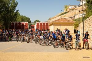 Las pedaladas solidarias de los trillanos reunieron m&#225;s de 650 euros de ayuda para Caminando en el D&#237;a de la Bicicleta