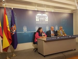 La periodista Pilar Bonet gana el VI Premio Internacional de Periodismo ‘Cátedra Manu Leguineche’