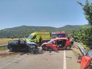 Grave choque frontal en el término de Pioz, sin víctimas mortales