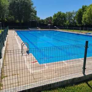 Este jueves abre la Piscina Municipal de Pareja