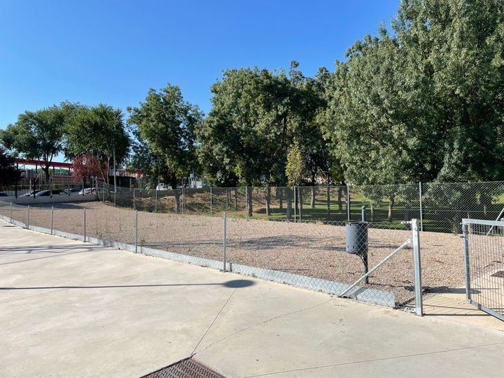 El Ayuntamiento de Guadalajara invertirá 447.700 euros en la construcción de una zona de vestuarios y en techar las gradas del campo de fútbol 11 de Fuente de la Niña