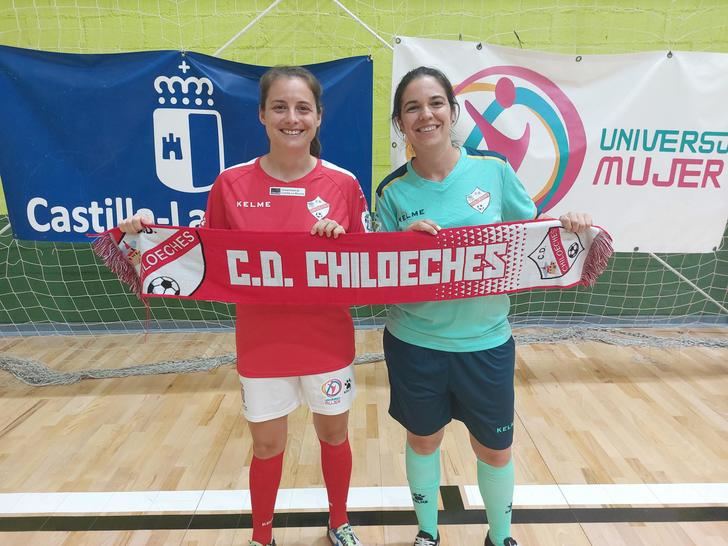 Pitu y Ana llegan al Chiloeches