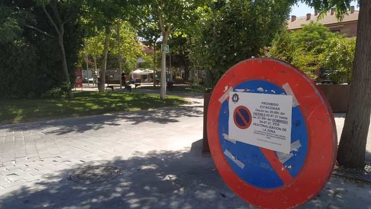 Malestar entre los comerciantes de la Plaza del General Vives de Azuqueca, que denuncian el cierre por sorpresa de este espacio