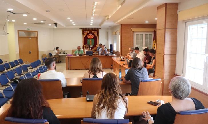 El Ayuntamiento de Cabanillas suspende licencias a la instalación de plantas de energía solar y eólica, a excepción del autoconsumo