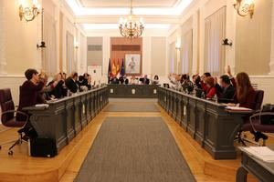 El pleno del Ayuntamiento de Guadalajara reafirma su compromiso con la concienciación sobre el VIH/SIDA