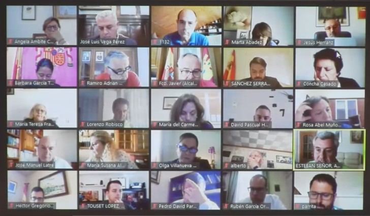 El PP critica que el socialista Vega vote en contra de un Plan de Arreglo de Travesías en los municipios de Guadalajara mientras el presidente 