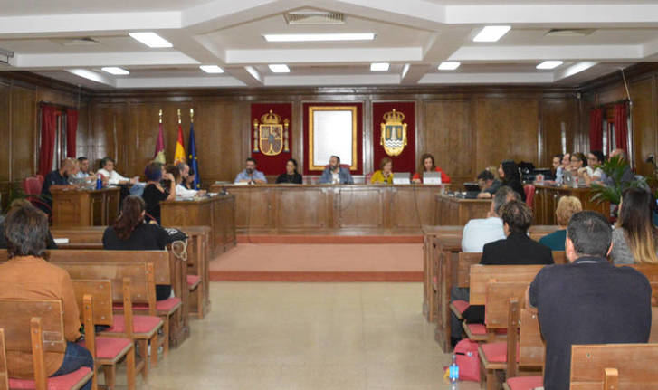 El Equipo de Gobierno del Ayuntamiento de Azuqueca plantea al Pleno una bajada de impuestos del 0,4 por ciento y el descuento en el de Vehículos de los meses del estado de Alarma
