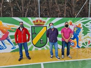 El Ayuntamiento de Pozo de Guadalajara culmina la reforma de la pista polideportiva con una pintura mural que pronto se extender&#225; a otros espacios representativos del pueblo