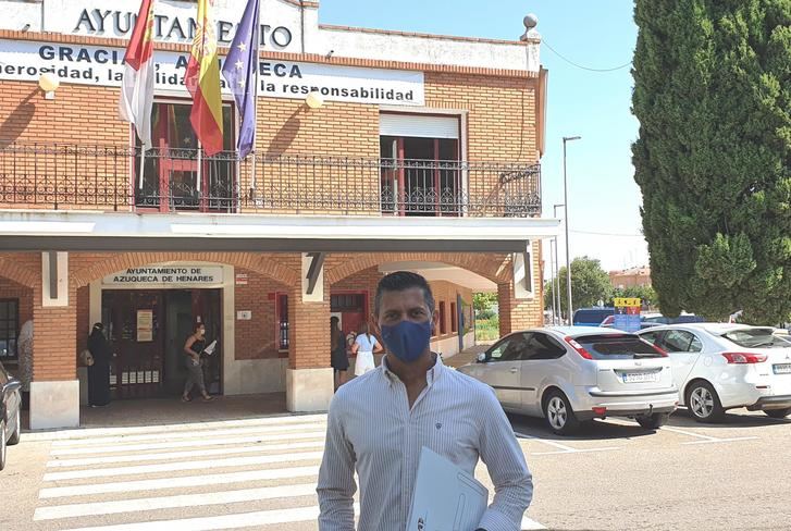 Acusan al alcalde socialist de Azuqueca de querer hacer trampas con los contratos menores y las facturas