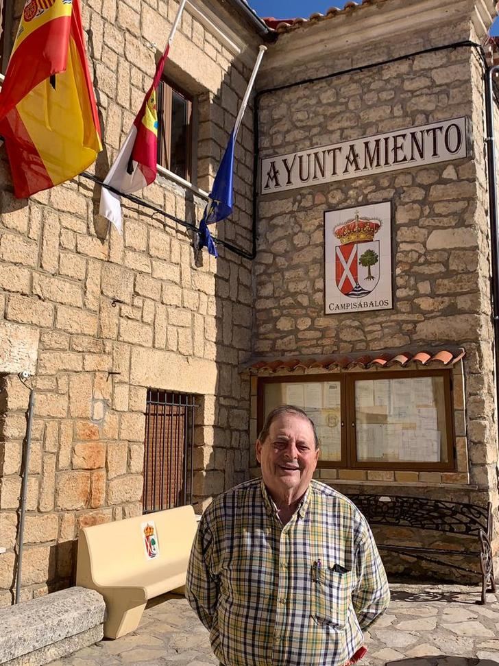 El PP de Campisábalos denuncia que el alcalde impide la presencia de vecinos en el pleno municipal
