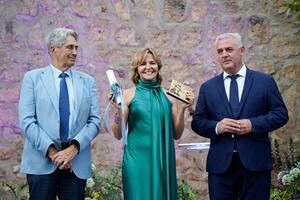 Almudena Ariza recoge el XII premio internacional de periodismo Cátedra Manu Leguineche en Brihuega