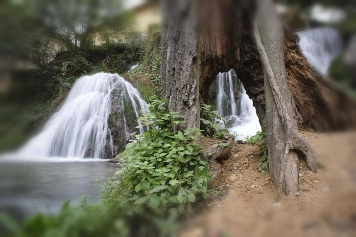 'Entre cascadas', Premio VI Concurso de fotografia Objetivo: Trillo y comarca. Autor : EDUARDO BONILLA