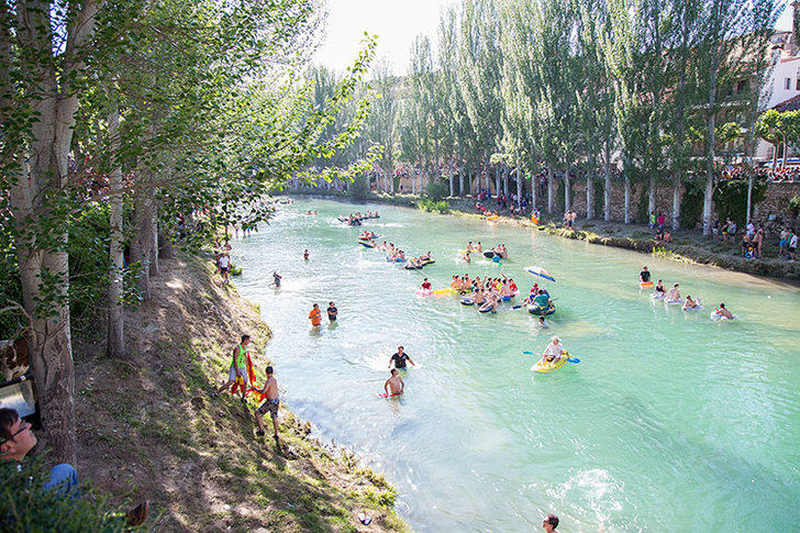 Prohíben el baño en el río Tajo en Trillo por contaminación microbiológica