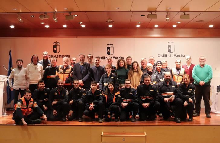 Entregados 87 lotes de uniformes al personal voluntario de cinco agrupaciones de Protección Civil de la provincia de Guadalajara