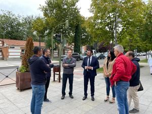 El Ayuntamiento mejora el alumbrado en puntos oscuros y pasos de peatones en varias vías de Azuqueca