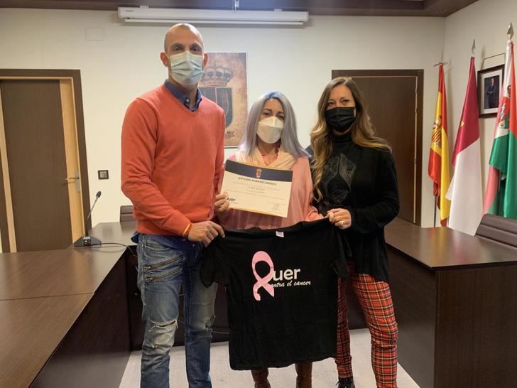 Quer dona la recaudación de la Marcha contra el Cáncer a Laura Medina para apoyarla en la lucha contra un agresivo sarcoma