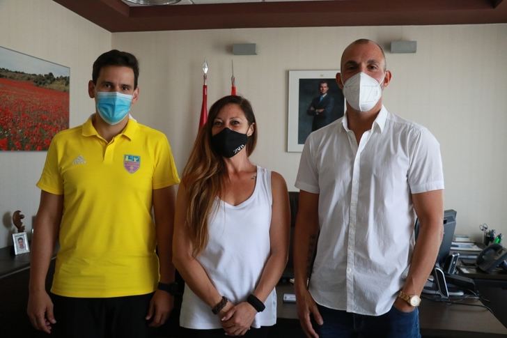 El Ayuntamiento de Quer y CD Salesianos Guadalajara firman un convenio para lanzar las Escuelas Deportivas Municipales de fútbol