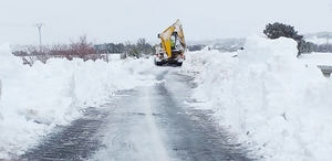 En total se han visto afectados en Guadalajara este sábado 1.447 kilómetros de carreteras por la nieve y el hielo de Filomena
