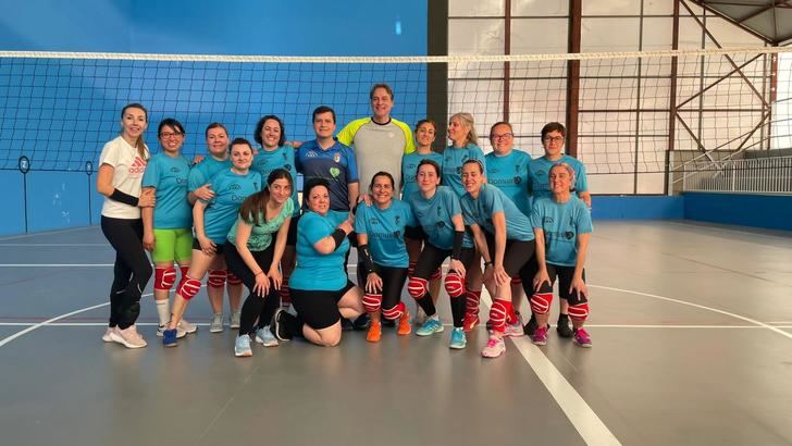 Rafa Pascual, mito del voleibol español, motiva a la cantera de este deporte en Pastrana