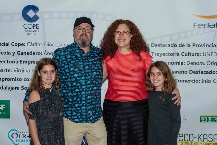 La librería Rayuela, de Sigüenza, recibe el Premio COPE al pequeño comercio 2022