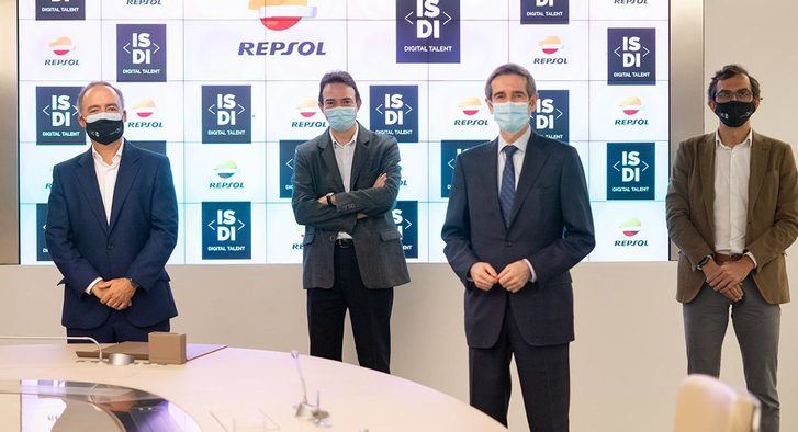 Repsol formará a 800 trabajadores en el uso de datos para acelerar la transformación de la compañía