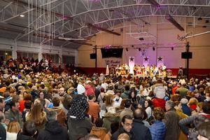 Cientos de niños reciben a los Reyes Magos en Azuqueca