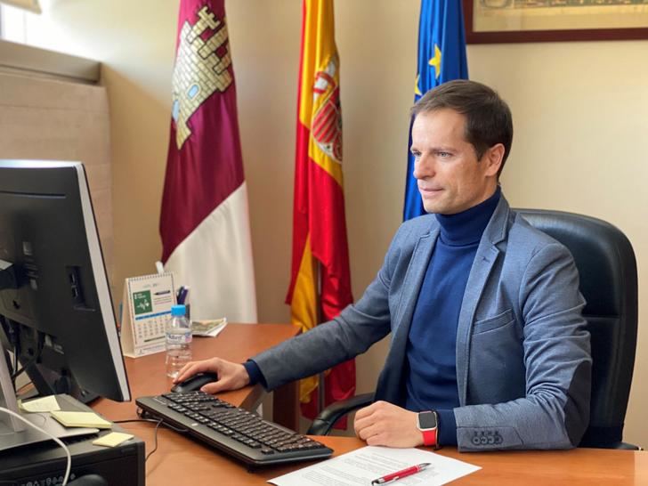 El Gobierno regional y la Universidad de Alcalá celebran una jornada sobre la EVAU con profesores y orientadores en el campus de Guadalajara