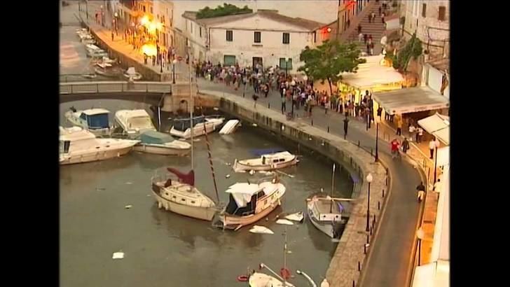 Las temperaturas descenderán este viernes y cinco CCAA tendrán alerta por tormenta, lluvia, calor, viento, oleaje y rissaga