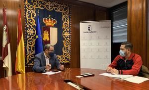 El Gobierno regional trabaja con el municipio de Brihuega en la puesta en marcha del servicio de transporte ASTRA y una nueva estación depuradora