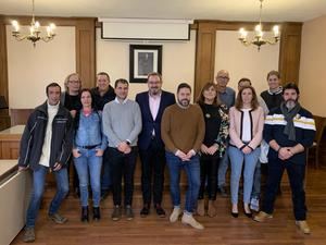 El delegado de la Junta en Guadalajara Eusebio Robles asiste a la clausura del proyecto ´Reconstruimos pueblo, acondicionamos espacios´