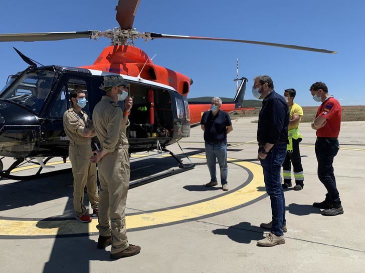 El delegado de la Junta comprueba sobre el terreno los trabajos preventivos que Geacam realiza en las masas forestales de la provincia de Guadalajara