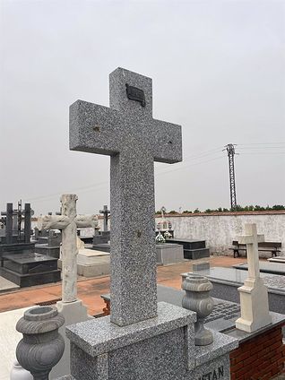 El Ayuntamiento de Torrijos denuncia el robo de 134 crucifijos en el Cementerio Municipal