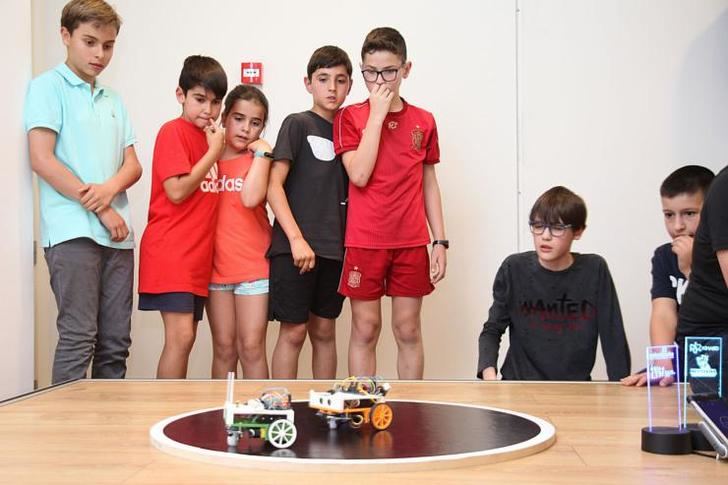 El robot “AC/DC” ganador de la RoboCup Ávila 2019, el primer campeonato provincial de Sumo-Robot