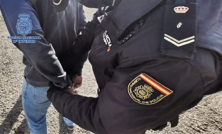 La Policía Nacional detiene en Guadalajara a dos menores que amenazaron con un arma blanca a otro para sustraerle el teléfono móvil