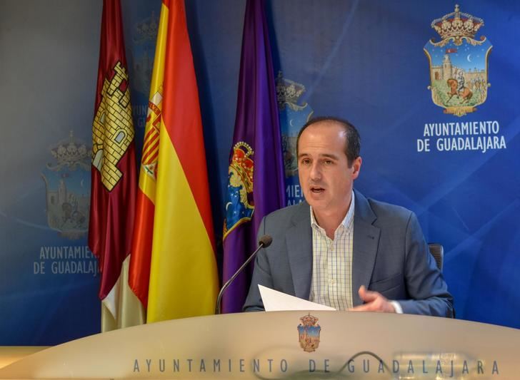 El alcalde de Guadalajara anuncia un aplazamiento fiscal para evitar problemas de liquidez a familias y autónomos